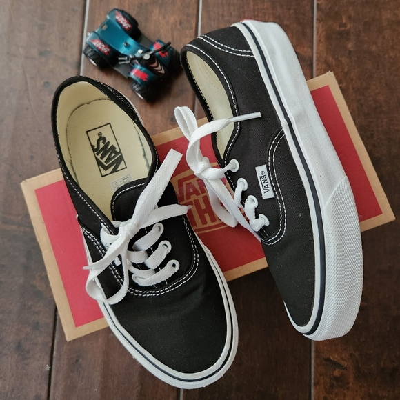 Vans Authentic Sneakers - Picture 2 of 9